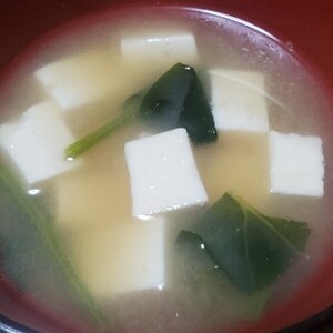 豆腐わかめほうれん草のお味噌汁